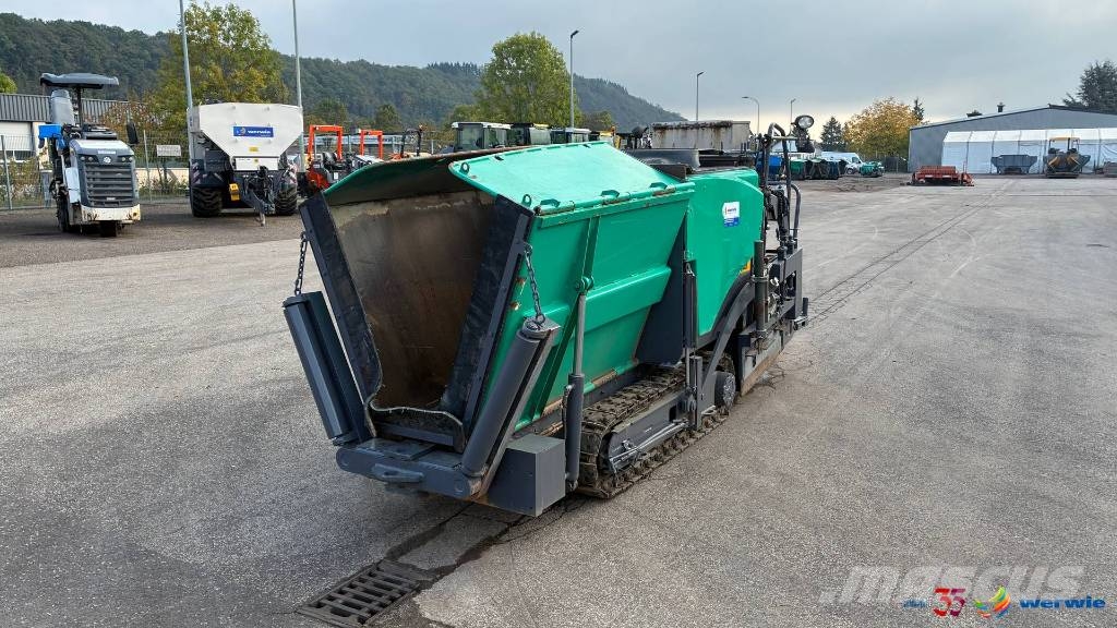 Vögele SUPER 800 / AB200TV Asfalta klājēji