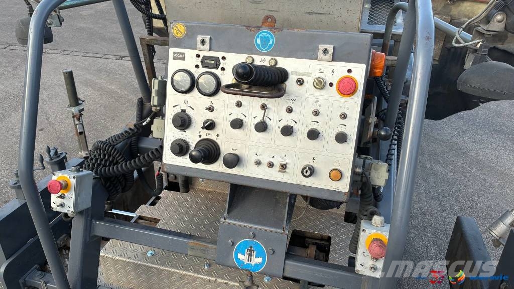 Vögele SUPER 800 / AB200TV Asfalta klājēji
