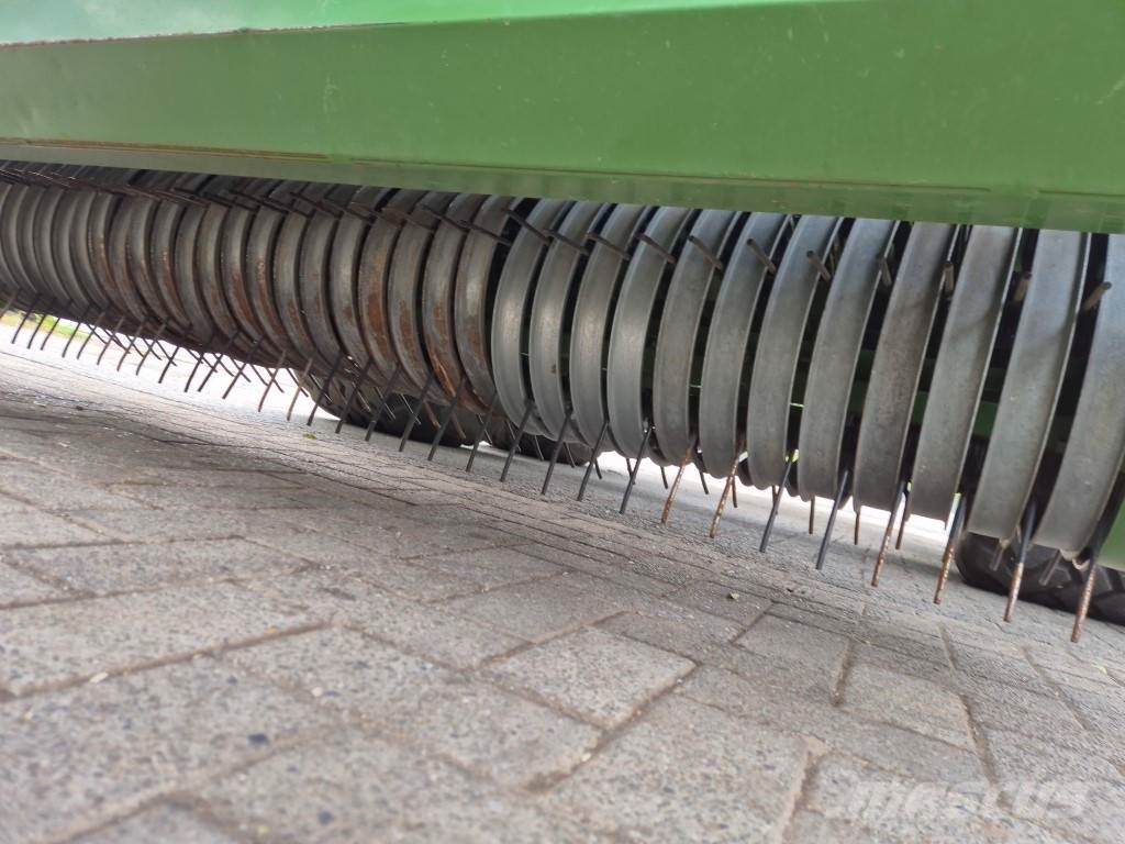Krone Comprima CF 155 XC Xtreme Рулонні прес-підбирачі