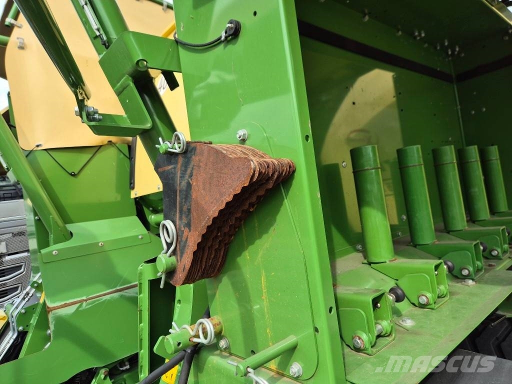 Krone Comprima CF 155 XC Xtreme Рулонні прес-підбирачі