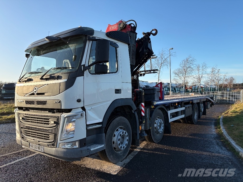 Volvo FM 450 Vlakke laadvloer met kraan