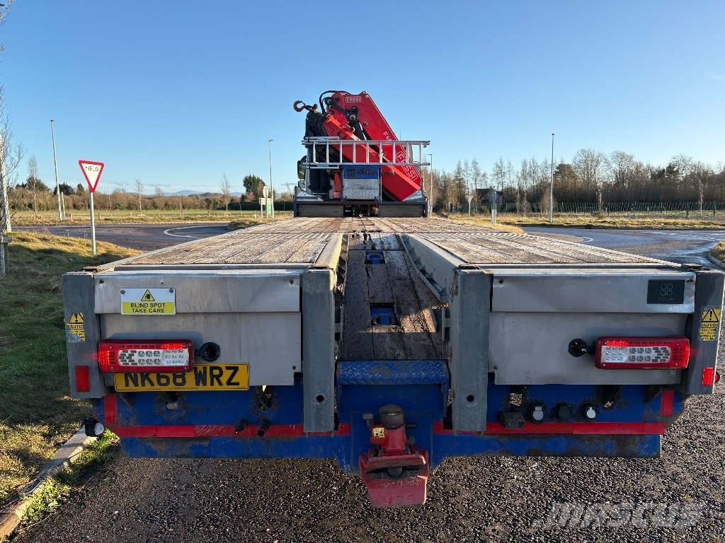 Volvo FM 450 Vlakke laadvloer met kraan