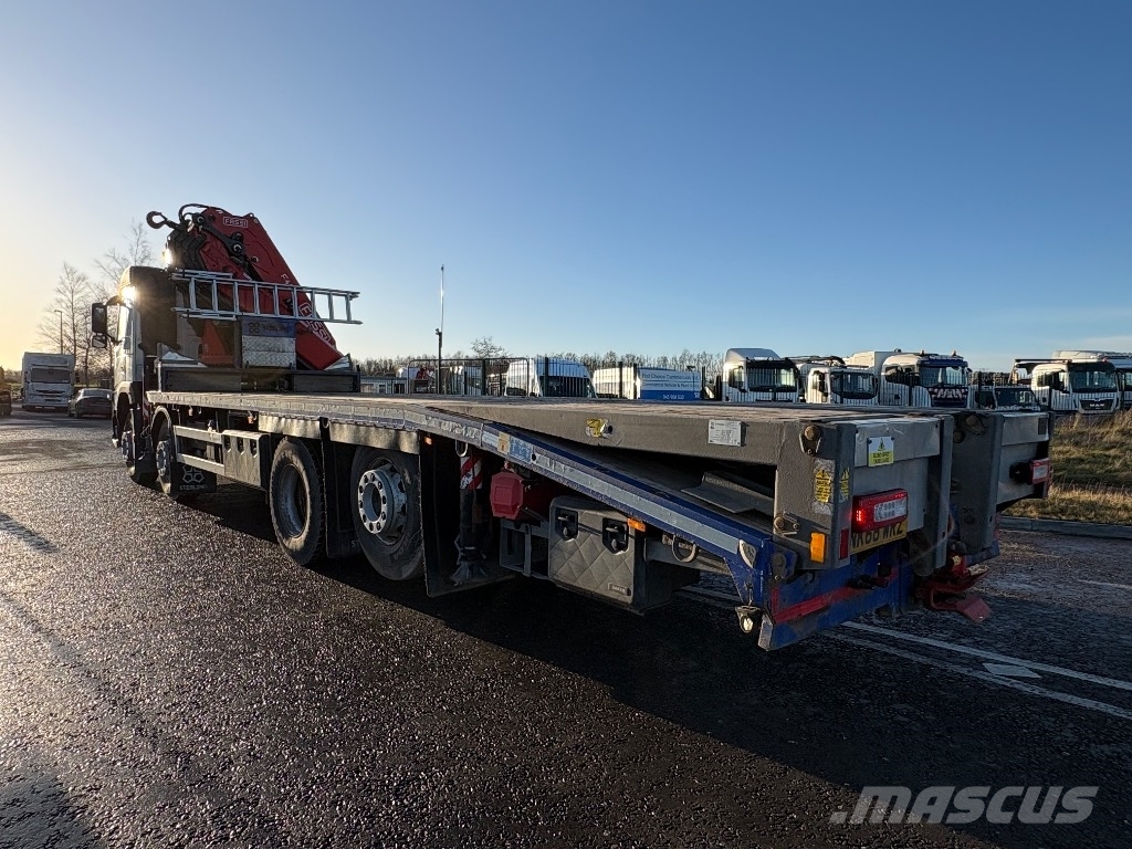 Volvo FM 450 Vlakke laadvloer met kraan