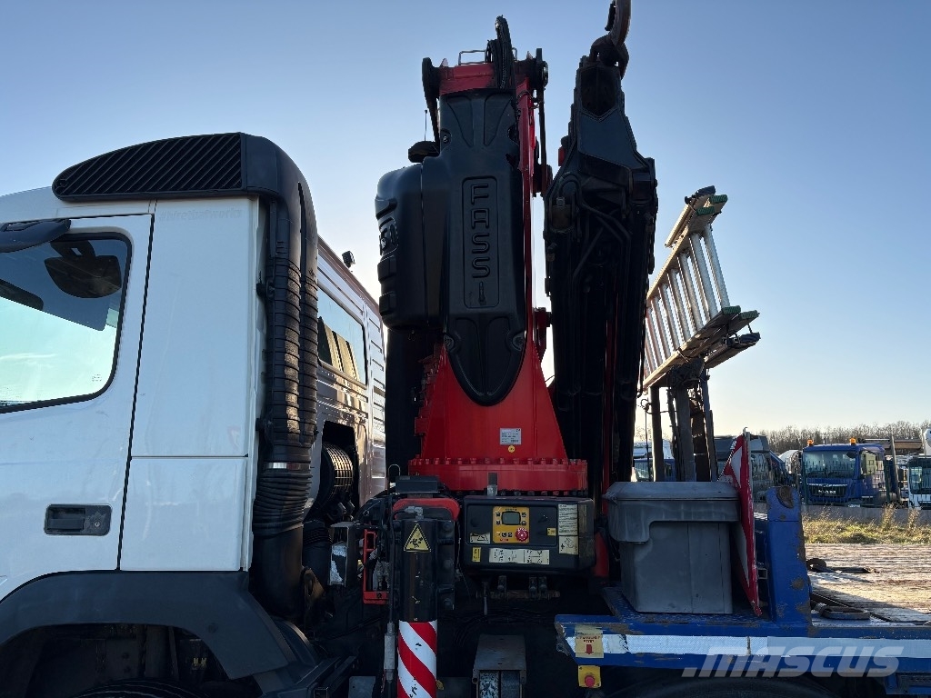 Volvo FM 450 Vlakke laadvloer met kraan