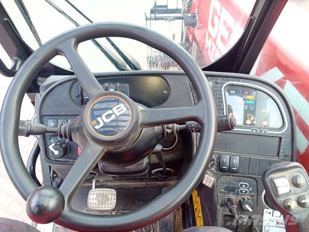 JCB 555P210R Телескопични товарачи