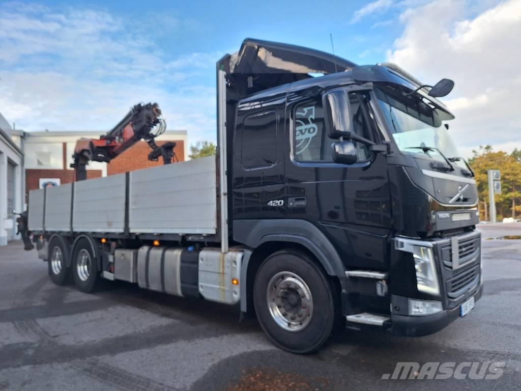Volvo FM  6x2 شاحنات الرافعات