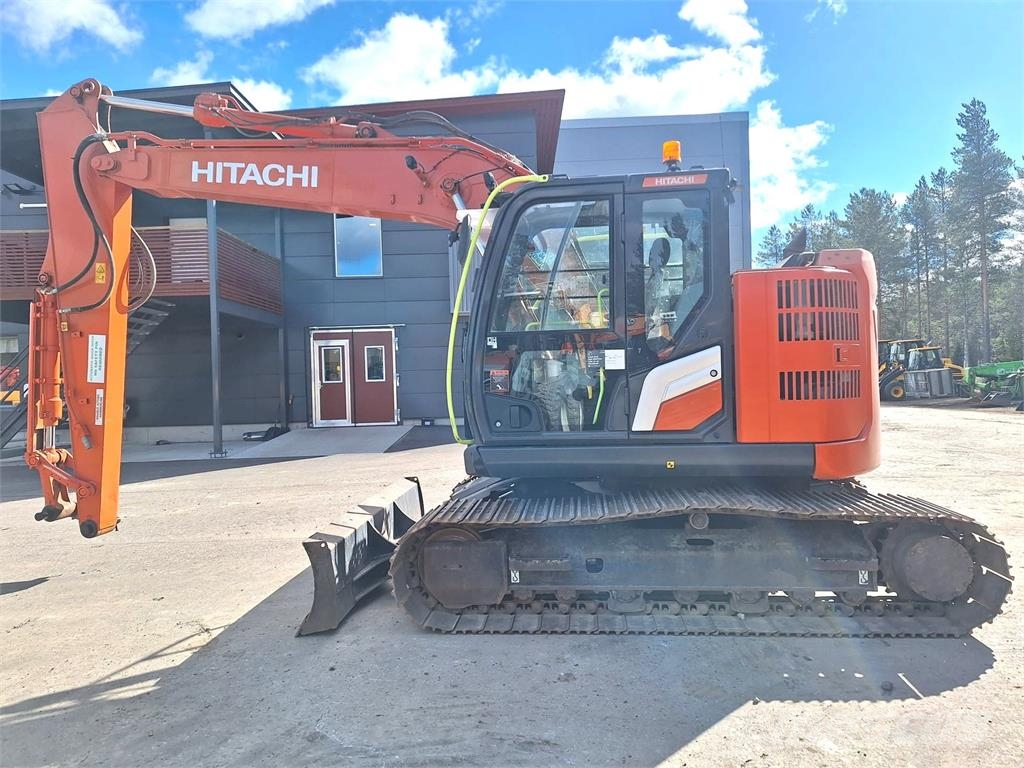 Hitachi ZX135USBL-7 履带挖掘机