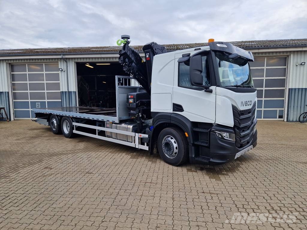Iveco X-Way AT260S46 Crane trucks