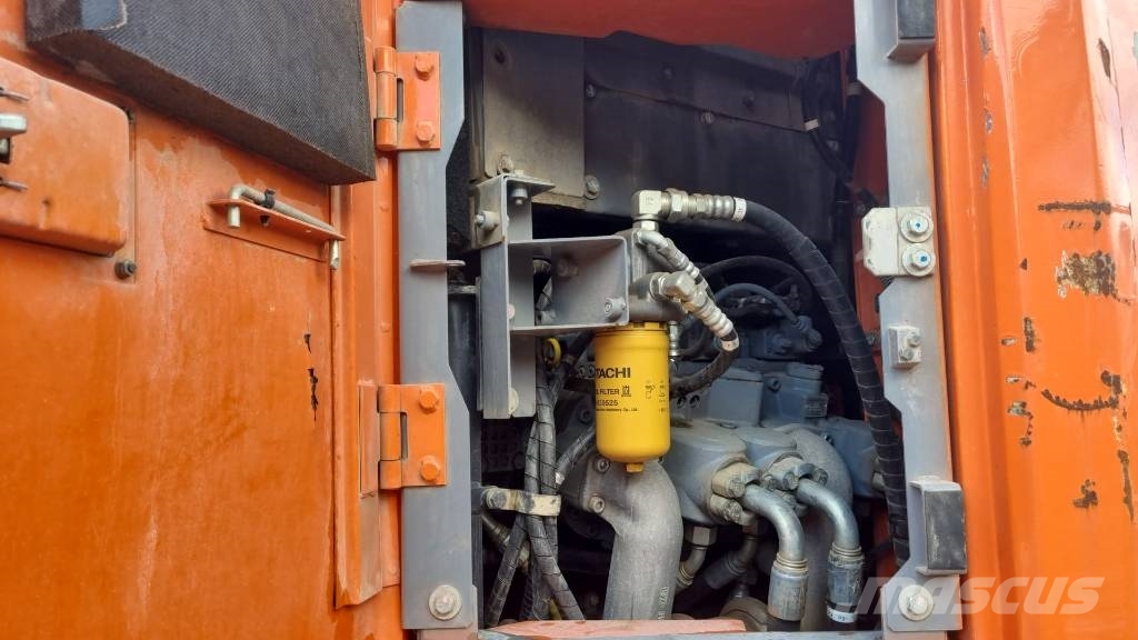Hitachi ZX 225 US LC-6 Верижен екскаватор