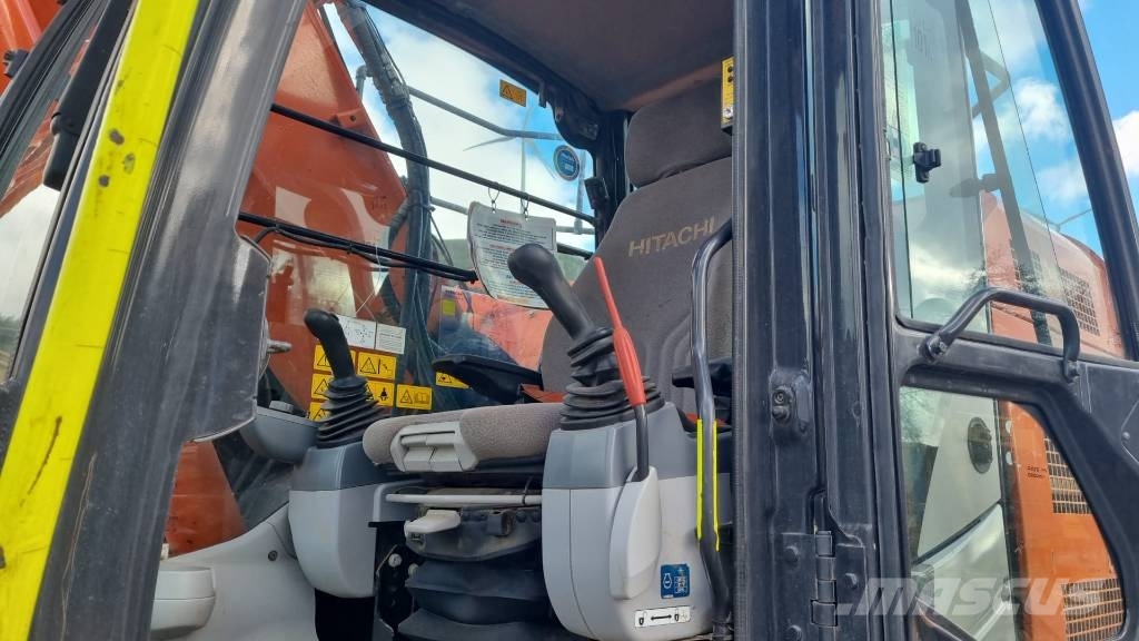 Hitachi ZX 225 US LC-6 Верижен екскаватор