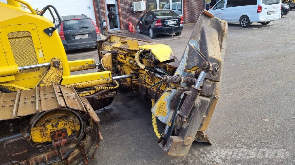Komatsu D 51 PX-22 Kāpurķēžu buldozeri