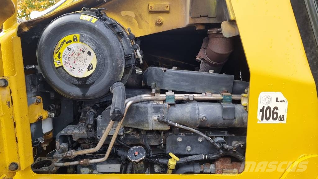 Komatsu D 51 PX-22 Kāpurķēžu buldozeri