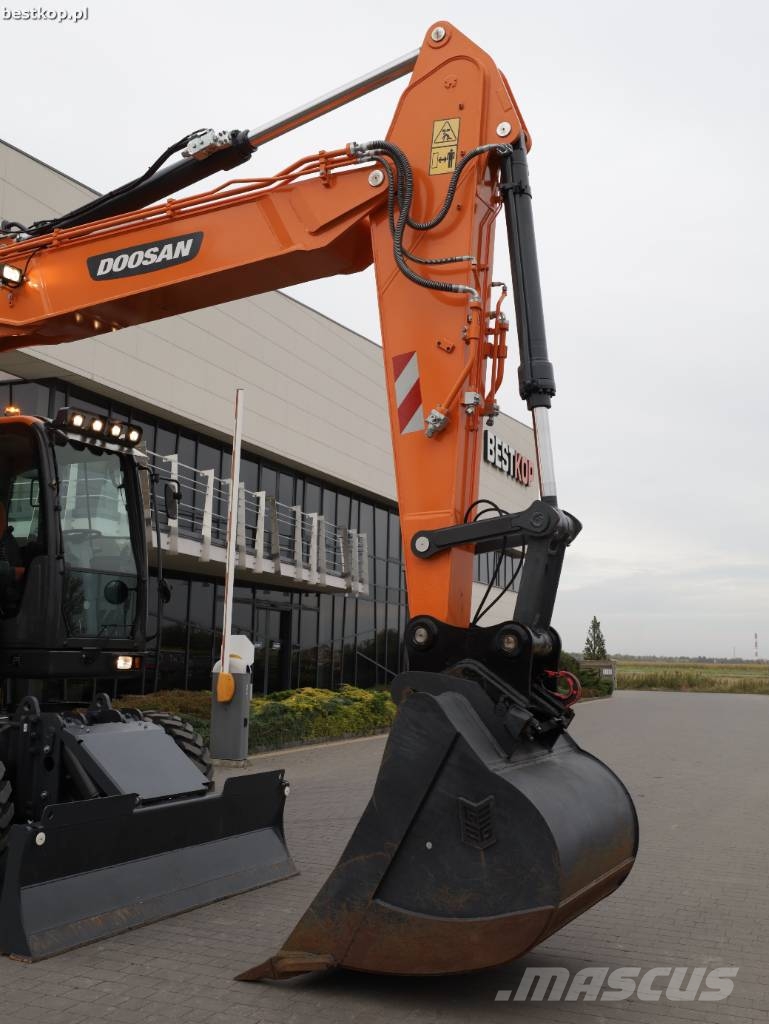 Doosan DX210W-5 Wheeled excavators