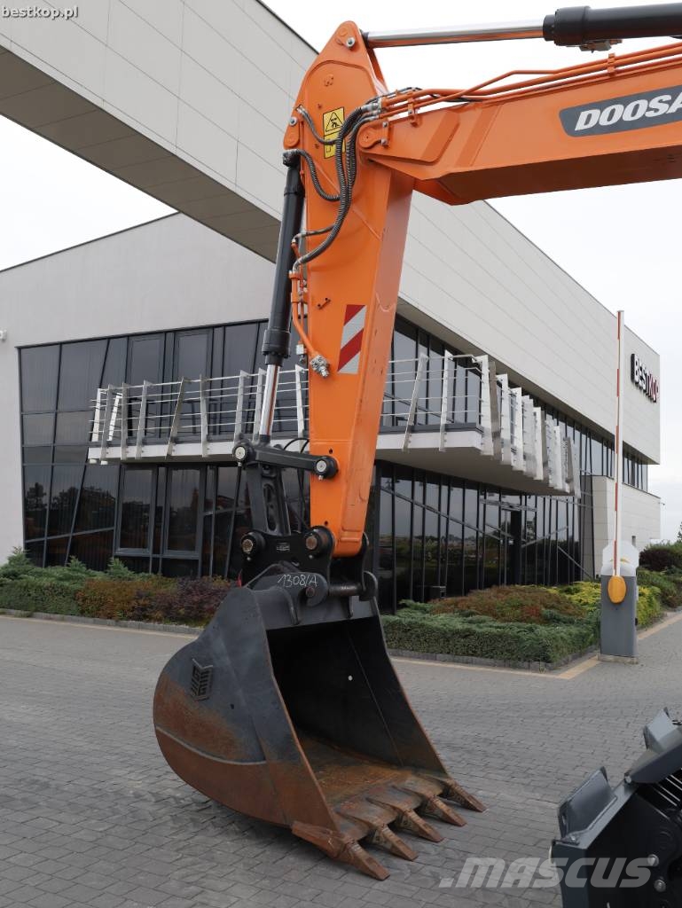Doosan DX210W-5 Wheeled excavators