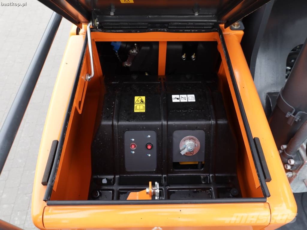 Doosan DX210W-5 Wheeled excavators