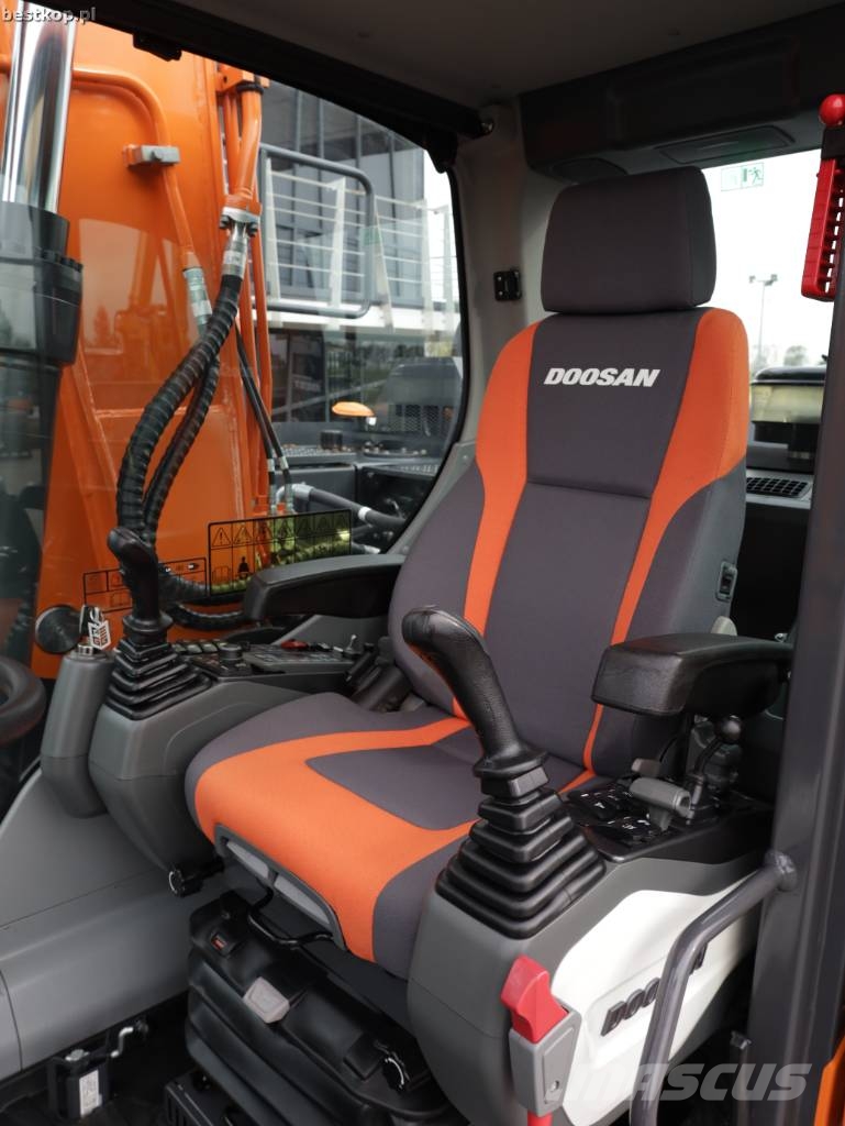 Doosan DX210W-5 Wheeled excavators