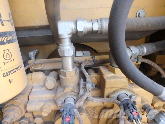 CAT CAT312D Excavator Kāpurķēžu ekskavatori