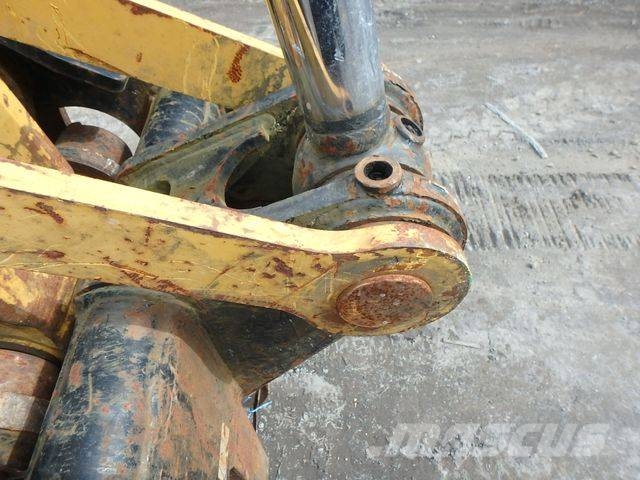 CAT CAT312D Excavator Kāpurķēžu ekskavatori