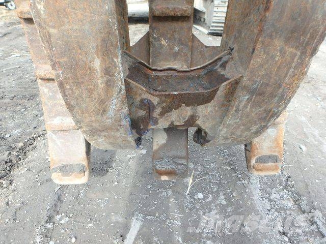 CAT CAT312D Excavator Kāpurķēžu ekskavatori