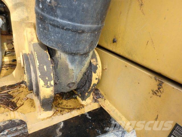 CAT CAT312D Excavator Kāpurķēžu ekskavatori