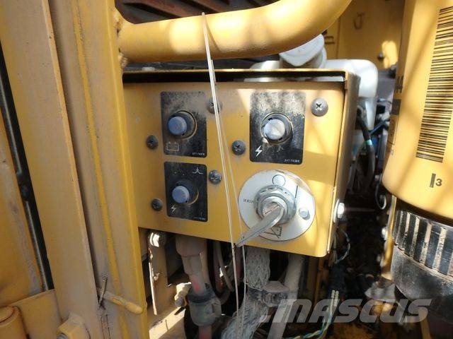 CAT CAT312D Excavator Kāpurķēžu ekskavatori