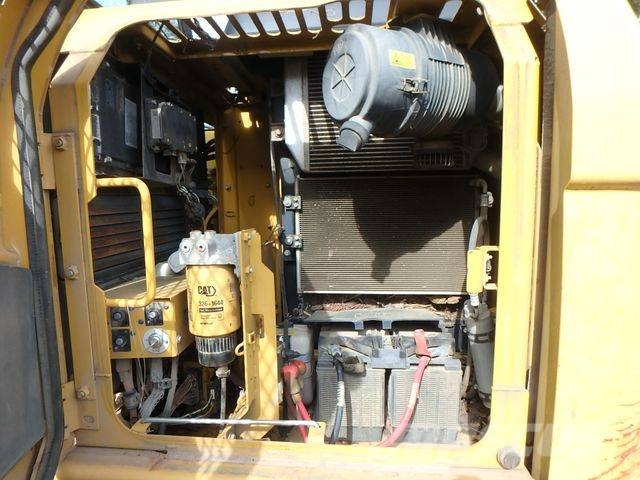 CAT CAT312D Excavator Kāpurķēžu ekskavatori