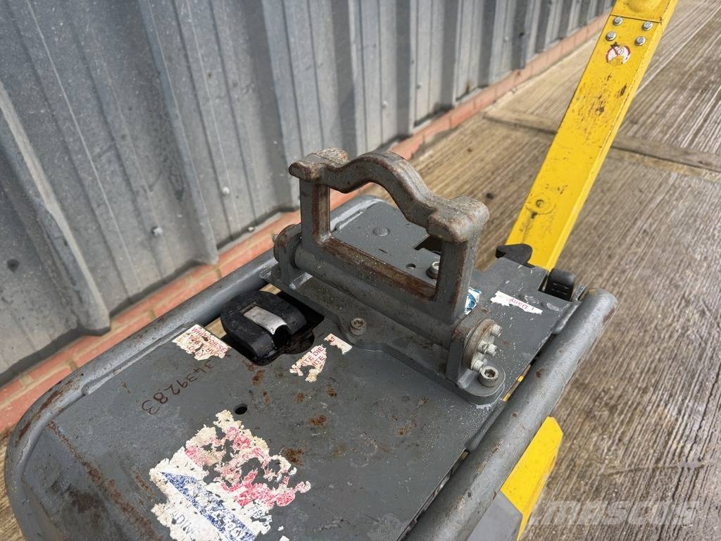 Wacker Neuson DPU 2540H 160 kg Plate Compactor Vibrátorok