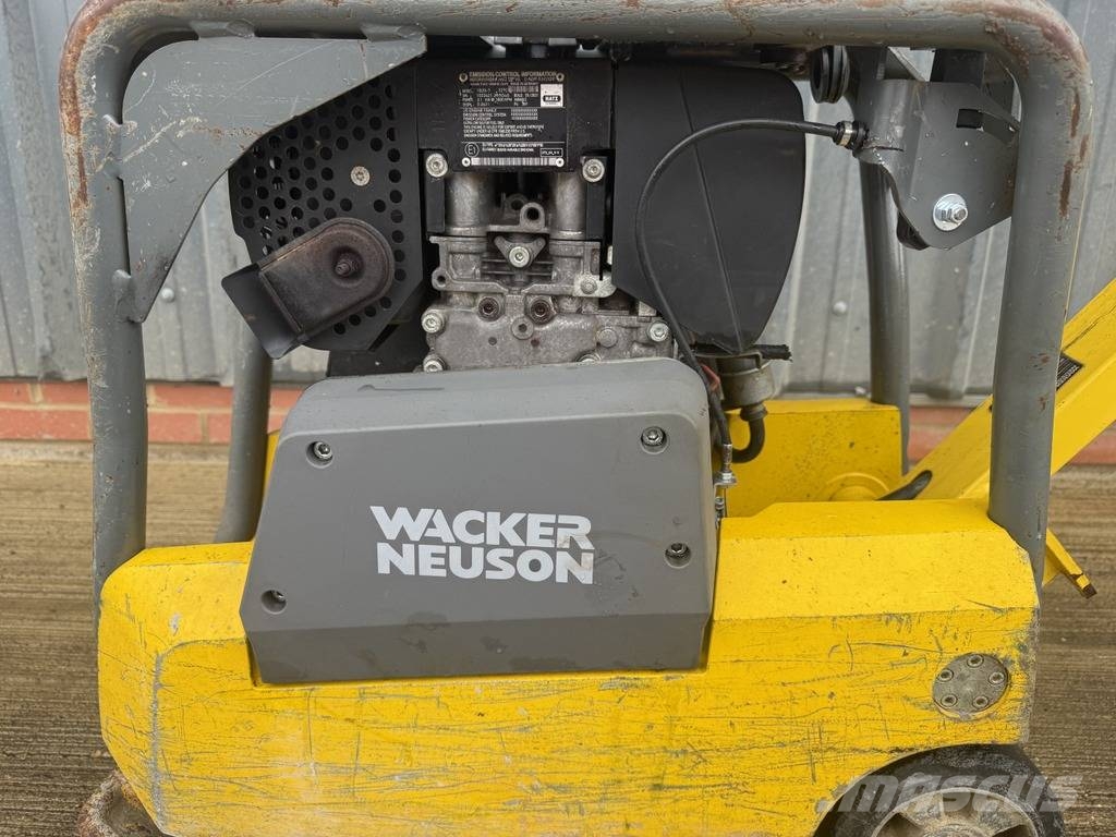 Wacker Neuson DPU 2540H 160 kg Plate Compactor Vibrátorok