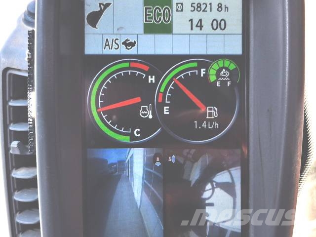 Hitachi ZX 225 US LC-6 Pelle sur chenilles