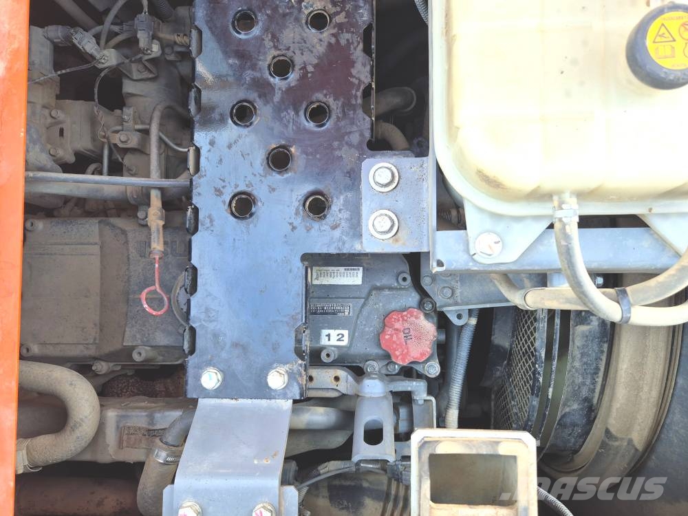 Hitachi ZX 225 US LC-6 Pelle sur chenilles