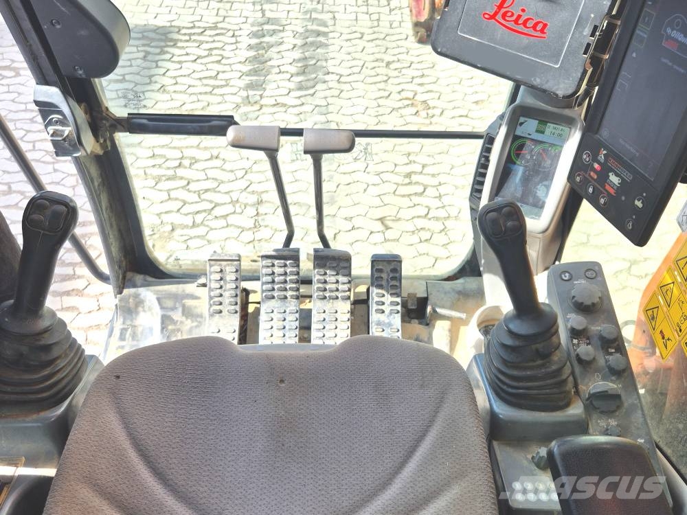 Hitachi ZX 225 US LC-6 Pelle sur chenilles