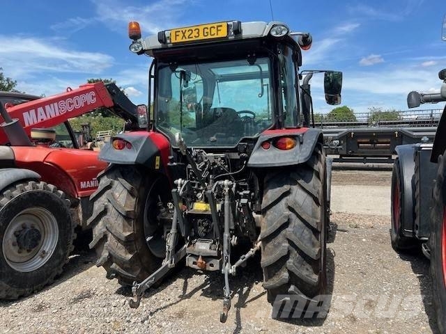 Massey Ferguson 4710M Traktorid