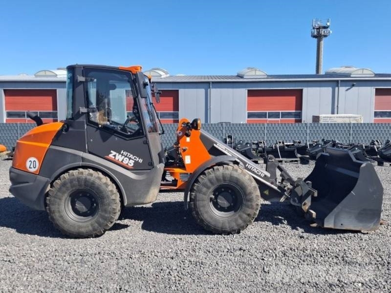 Hitachi ZW 95-6 Liukuohjatut kuormaajat