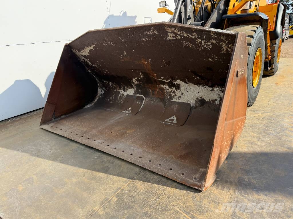 Volvo L150H - CDC Steering / Automatic Greasing Kolesni nakladalci