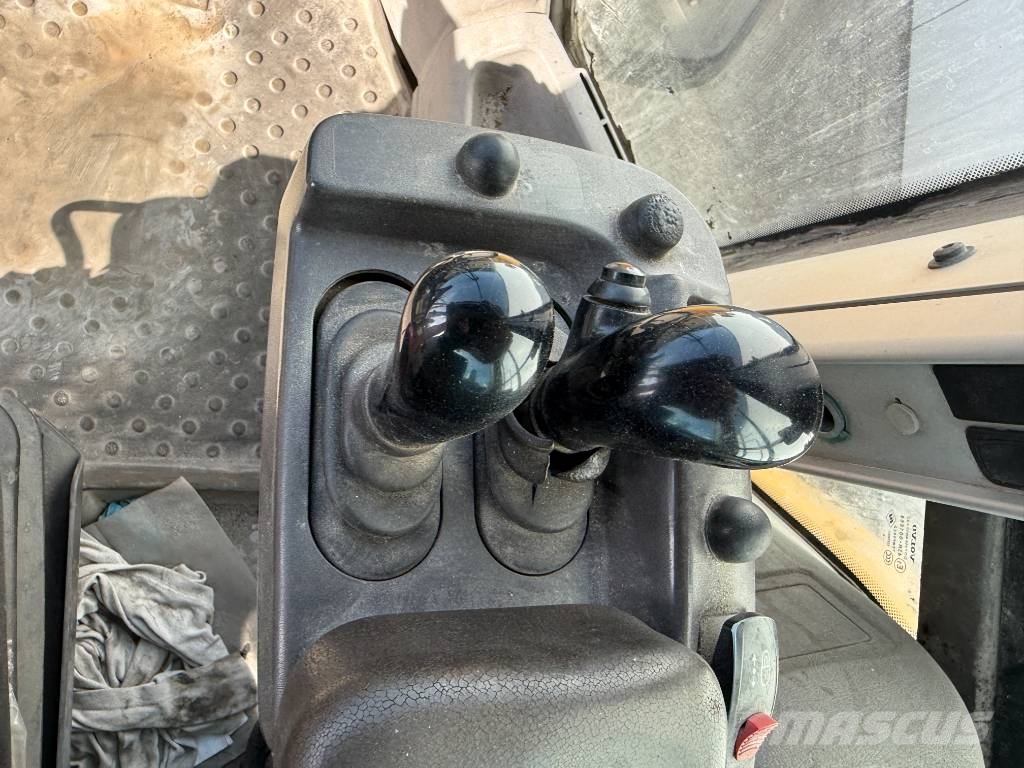 Volvo L150H - CDC Steering / Automatic Greasing Kolesni nakladalci