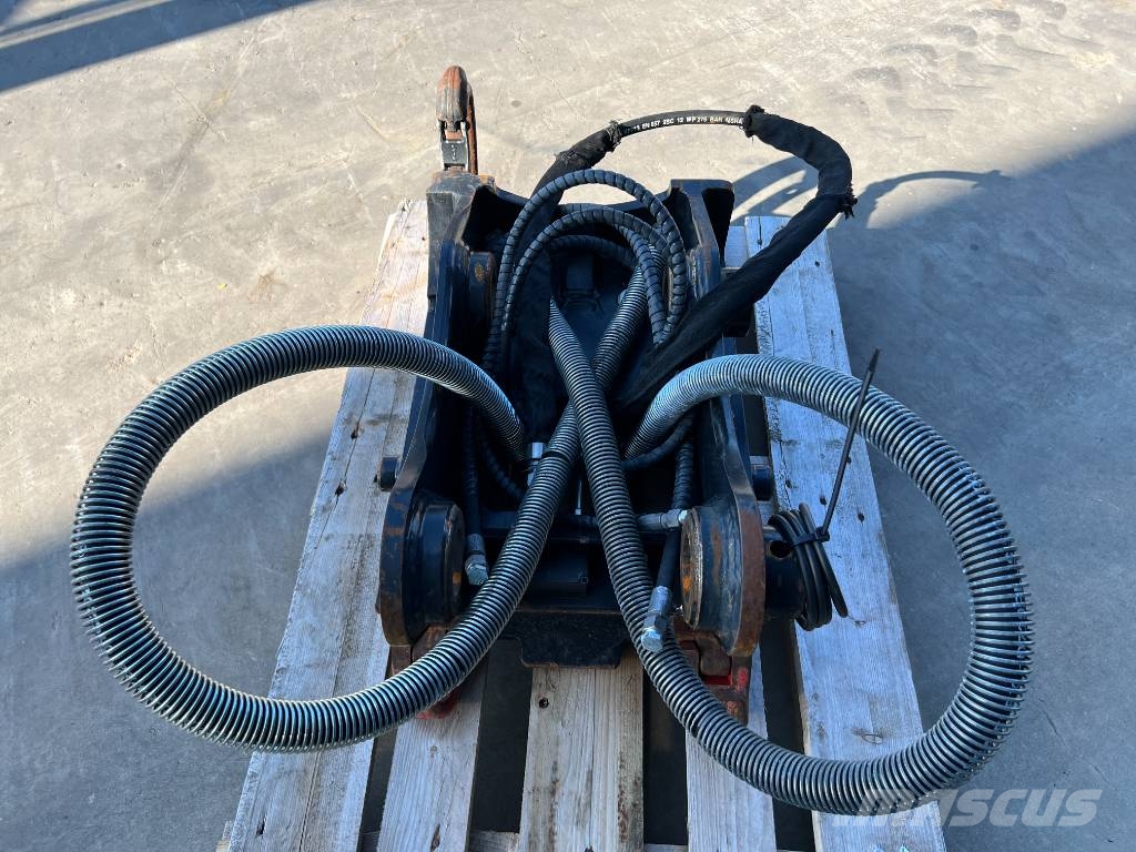 OilQuick OQ65 - 311F / 313F / 315F Quick connectors