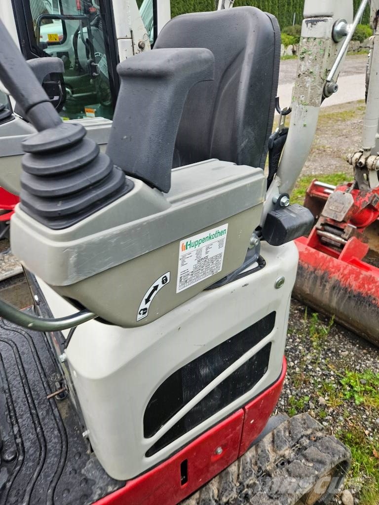 Takeuchi TB 210 小型挖土機/掘鑿機<7t(小型挖掘機)