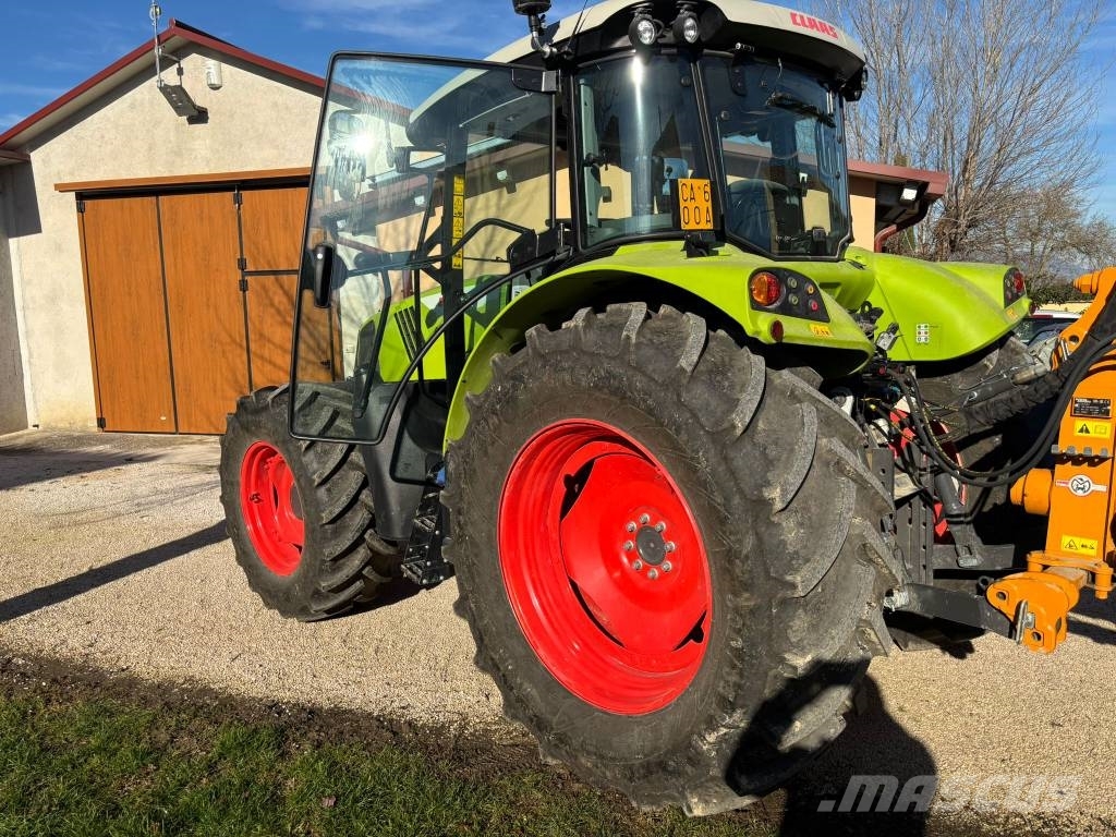 CLAAS Arion 450 Traktory