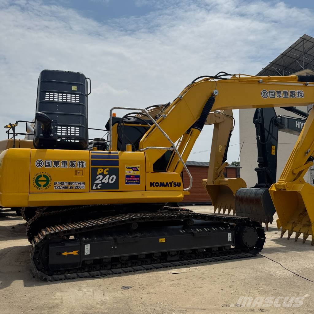 Komatsu PC 240-8 Gravemaskiner på larvebånd