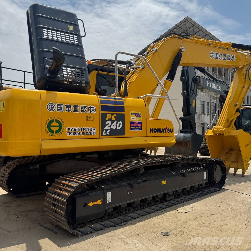 Komatsu PC 240-8 Gravemaskiner på larvebånd