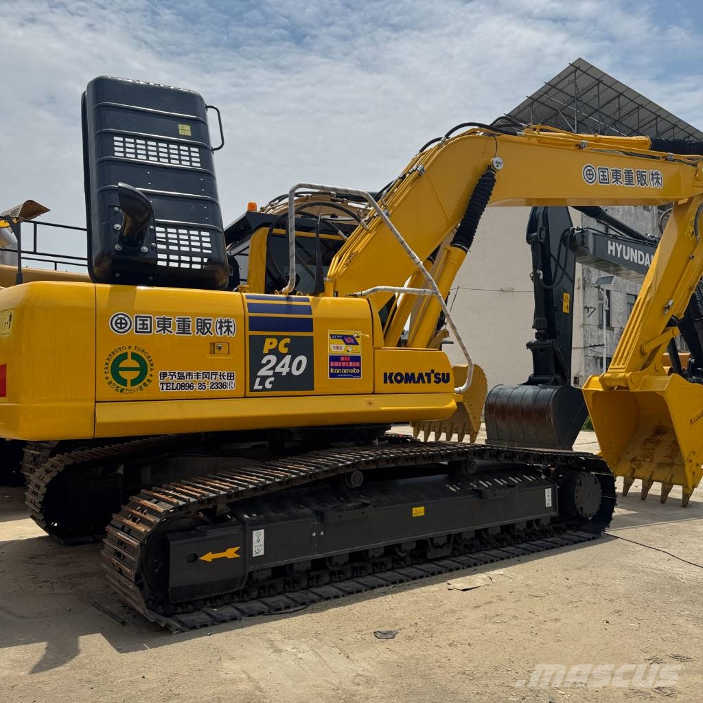 Komatsu PC 240-8 Gravemaskiner på larvebånd