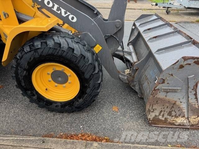 Volvo L 30 G Utovarivači na točkove