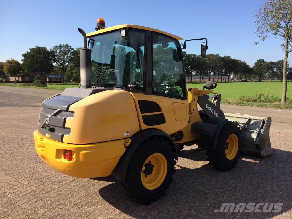 Volvo L 25 F Iekrāvēji uz riteņiem