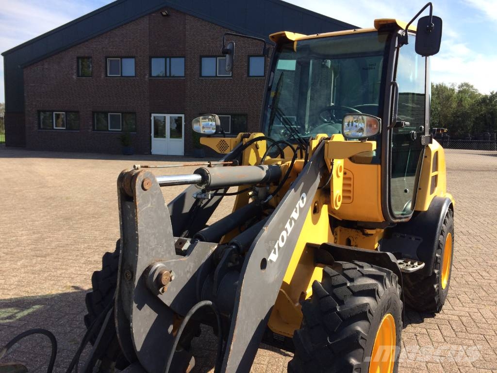 Volvo L 25 F Iekrāvēji uz riteņiem