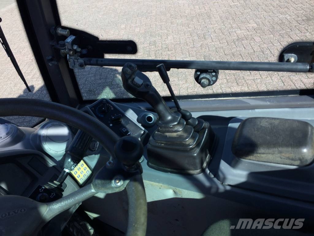 Volvo L 25 F Iekrāvēji uz riteņiem