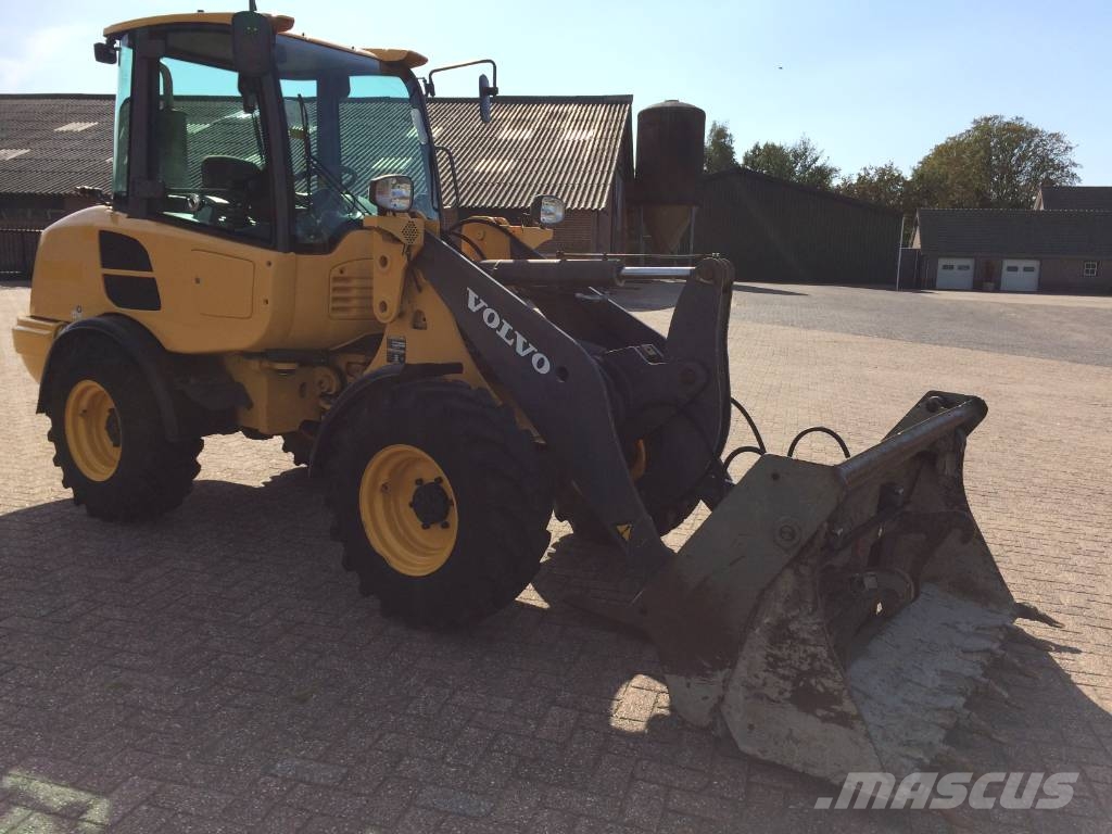 Volvo L 25 F Iekrāvēji uz riteņiem