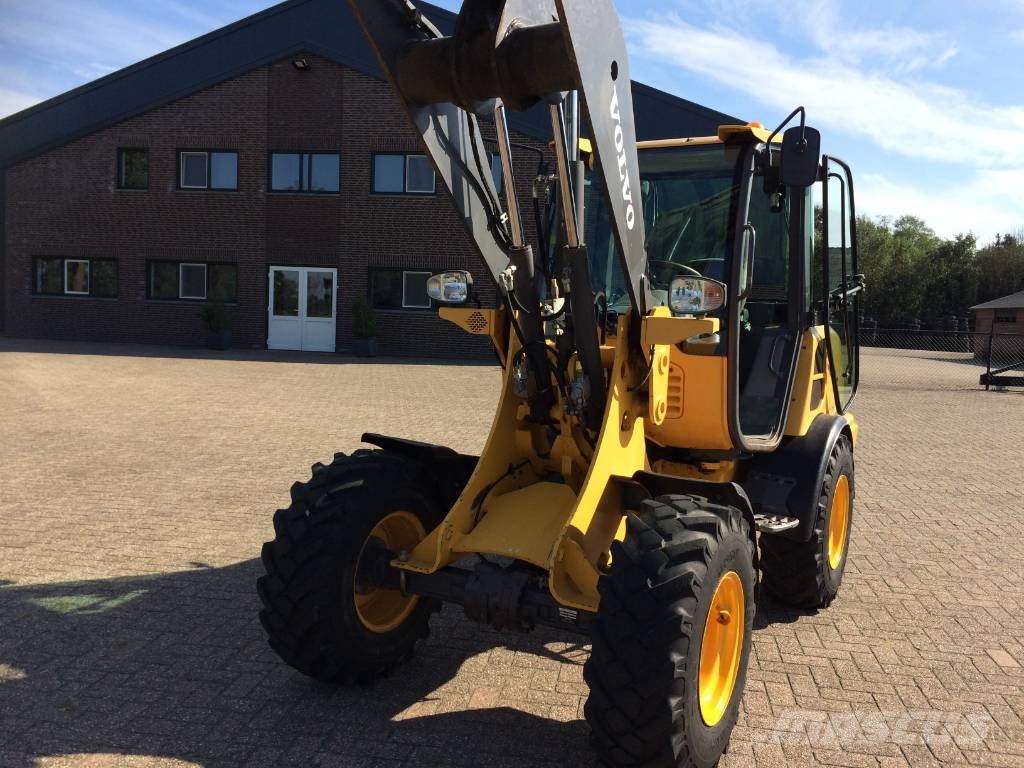 Volvo L 25 F Iekrāvēji uz riteņiem