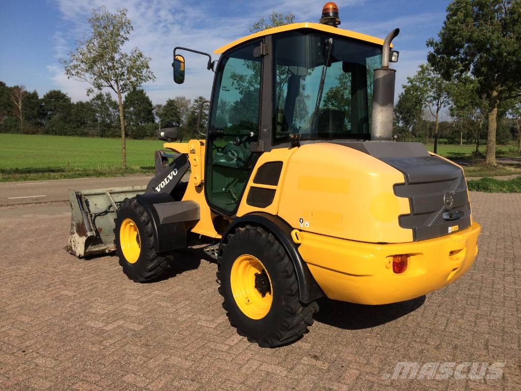 Volvo L 25 F Iekrāvēji uz riteņiem