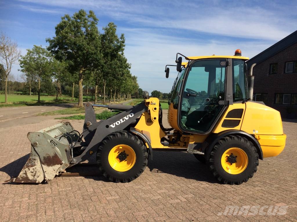 Volvo L 25 F Iekrāvēji uz riteņiem
