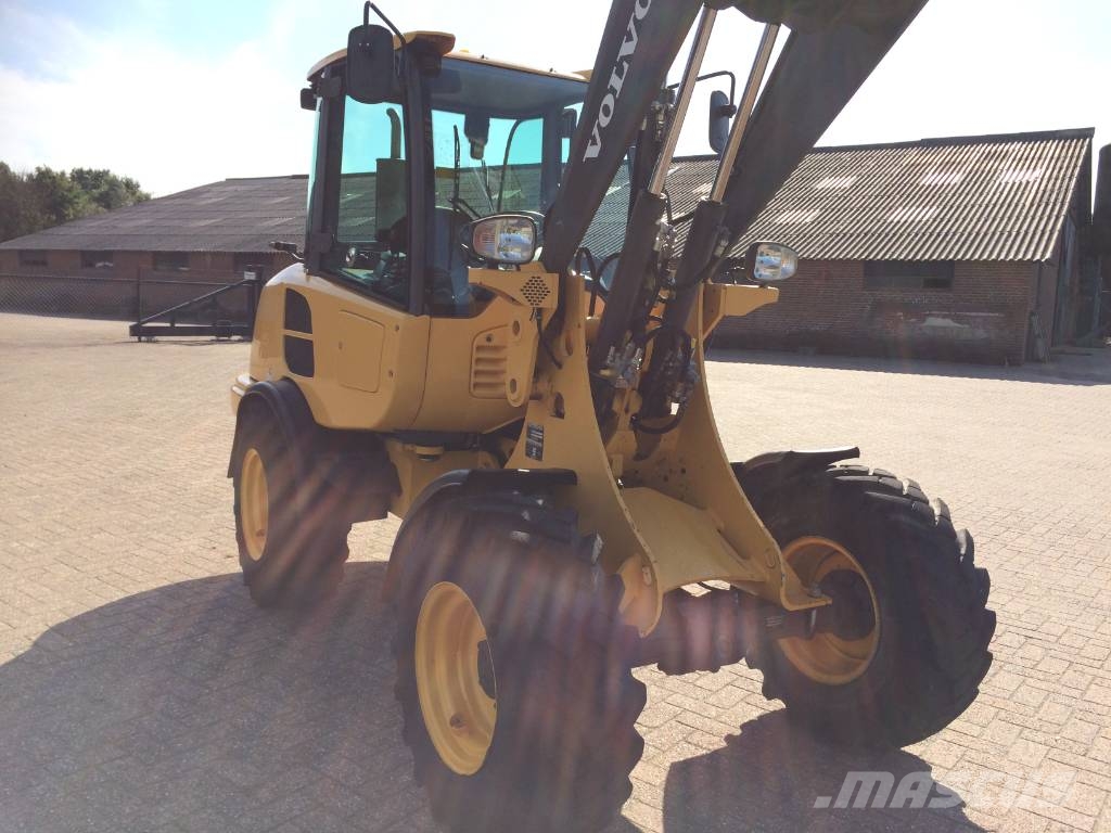 Volvo L 25 F Iekrāvēji uz riteņiem